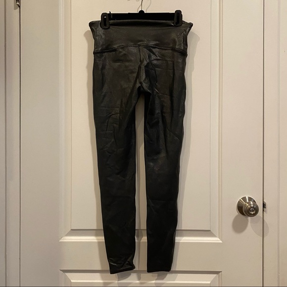 Spanx Faux Leather Croc Leggings in Color Gunmetal - Picture 7 of 7